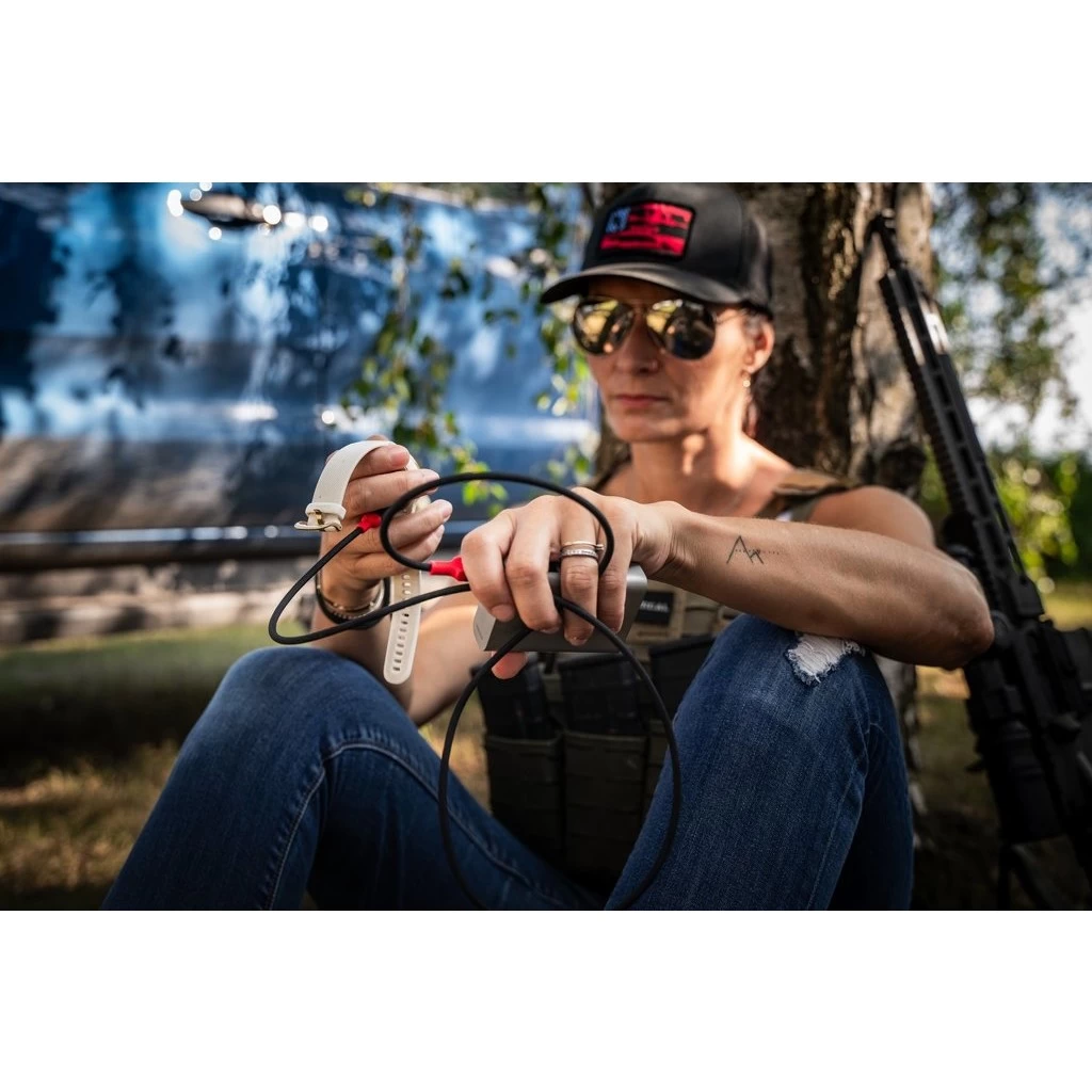 Tactical Recce 3:20 kábel Garmin készülékhez USB-C fekete/piros