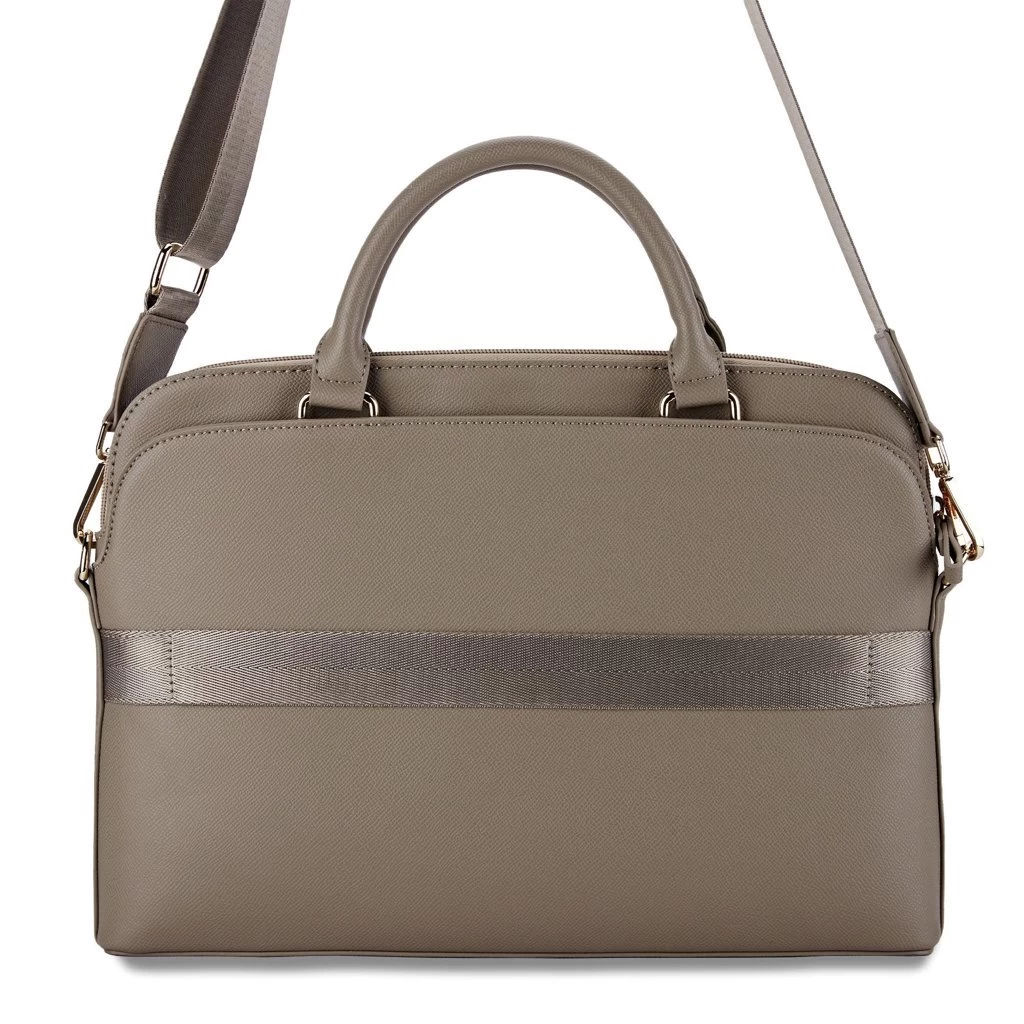 Guess PU Grained Triangle Logo laptop táska 13/14/15″ barna