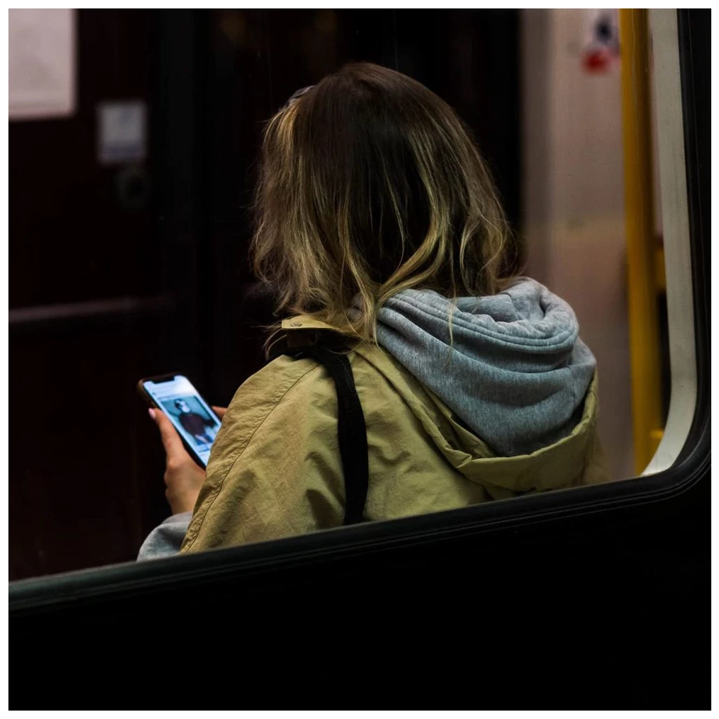 HOFI Anti Spy Glass Pro+ iPhone 13 Mini készülékhez Privacy kijelzővédő