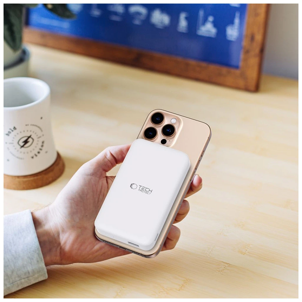 TECH-PROTECT PB24 LIFEMAG QI2 MAGSAFE töltőbank 10000MAH fehér